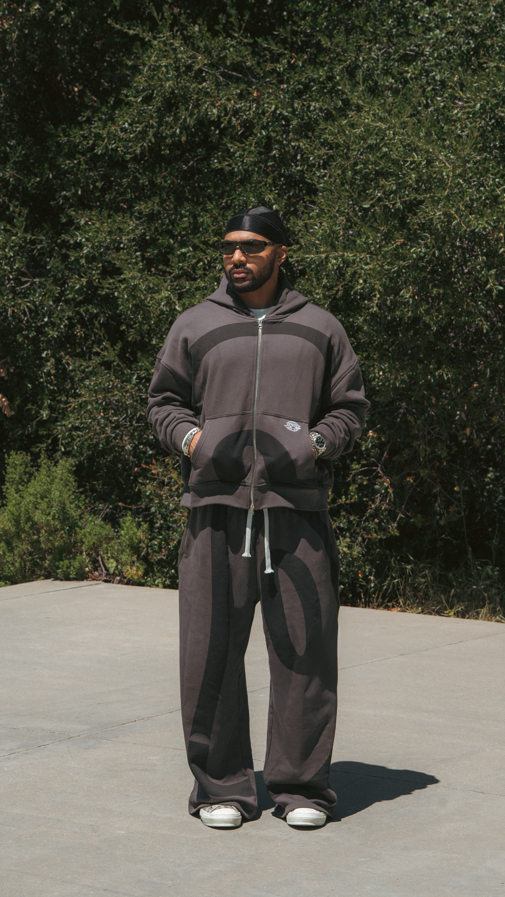 Unplayable Sweatsuit Dark